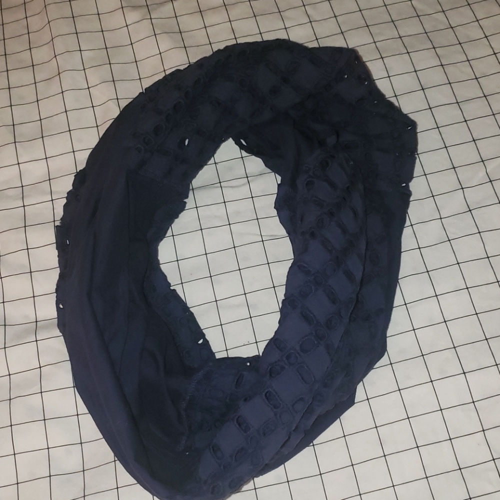 Infinity Scarf - Picture 6 of 8